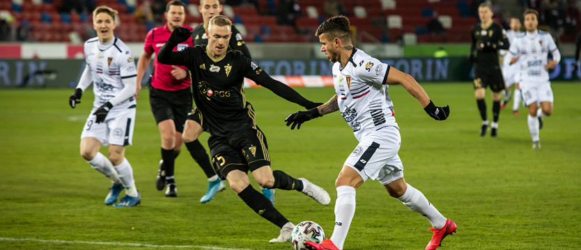 Piłka nożna. Pogoń bez formy, porażka w Zabrzu