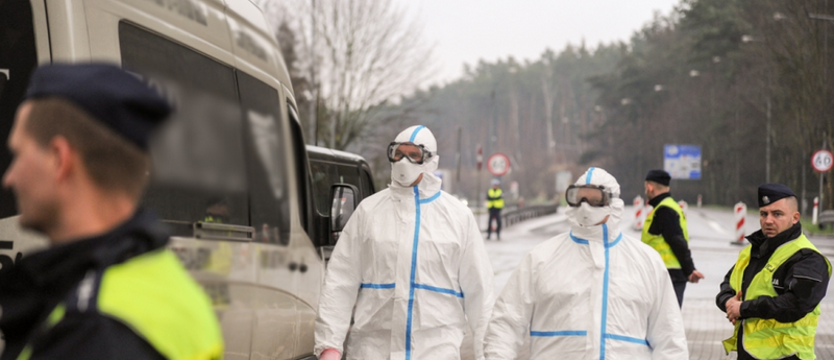 Policja pomaga w utrzymaniu kwarantanny