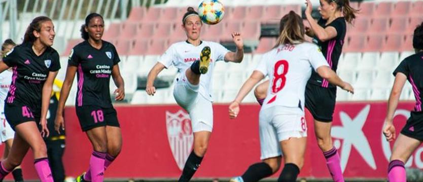 Piłka nożna. Emilia Zdunek tęskni za domem i bliskimi