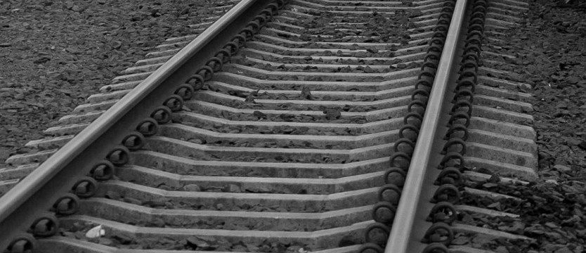 Tragiczny wypadek. Zginął pod kołami pociągu