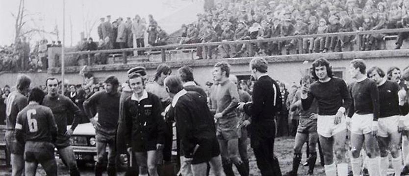 Piłka nożna. Jak Lech z Pogonią walczyli o piłkarzy z Koszalina