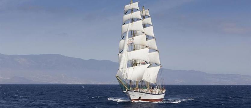 Żaglowiec Fryderyk Chopin wpłynie w piątek do Szczecina