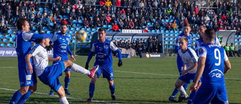 Piłka nożna. Pogoń z Zagłębiem, Błękitni z Resovią