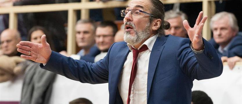 Koszykówka. Winnicki nadal w Spójni