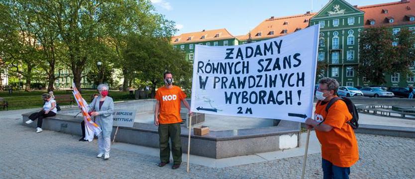KOD manifestował na Jasnych Błoniach