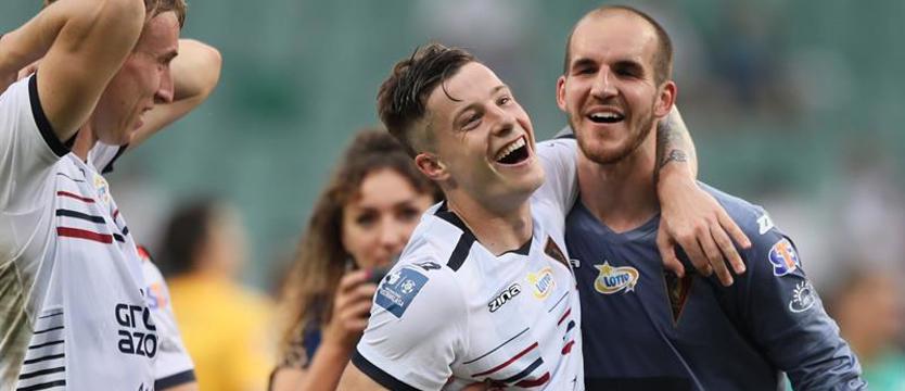 Piłka nożna. Sześć klubów zainteresowanych Stipicą