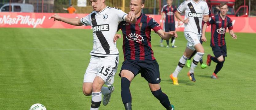 Piłka nożna. Praszelik wolny, chce go Pogoń