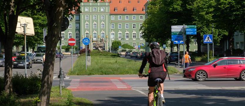 Roverpol rusza z przebudową – od poniedziałku aleja Jana Pawła II zamknięta dla samochodów