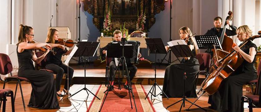 Sacrum Non Profanum przeniósł się do Trzęsacza