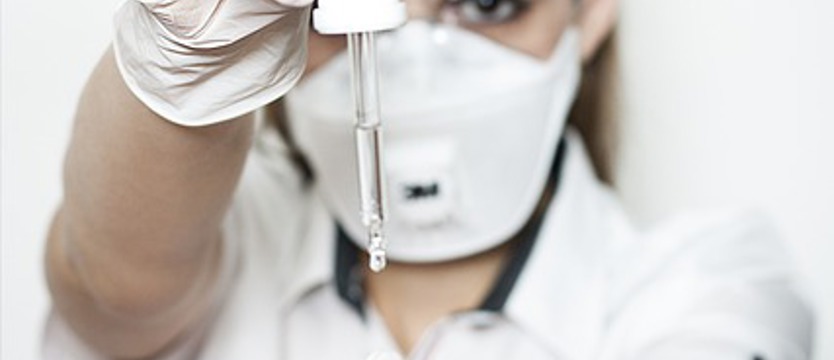 Przeciwciała od ozdrowieńców skuteczne w leczeniu chorych na COVID-19