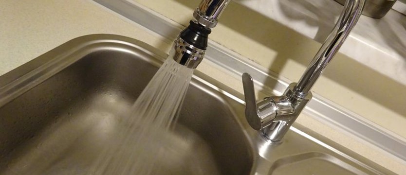 Ciepła woda w kranach może być zielona