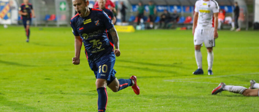 Piłka nożna. Gole Korta i Klimczaka