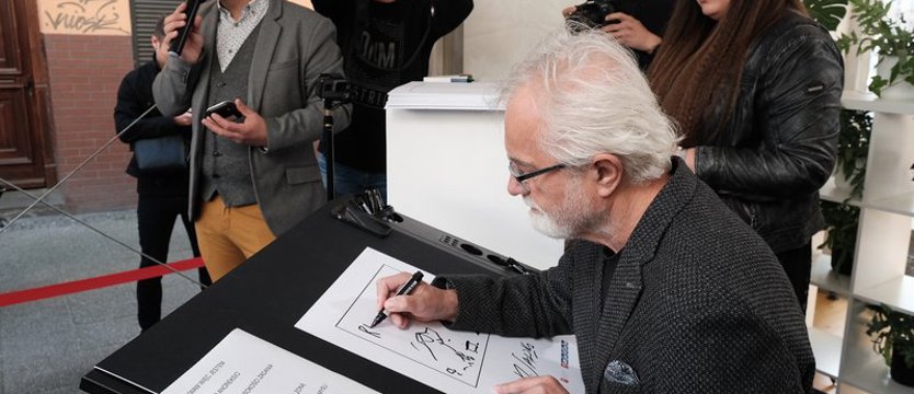 Ściana uśmiechu Henryka Sawki. Rysunki na rekord