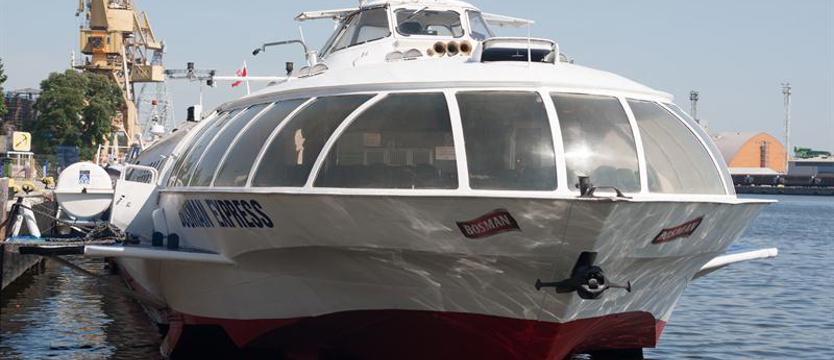 Czy wiesz, że...? Poduszkowcem lub wodolotem z jednego końca miasta na drugi…