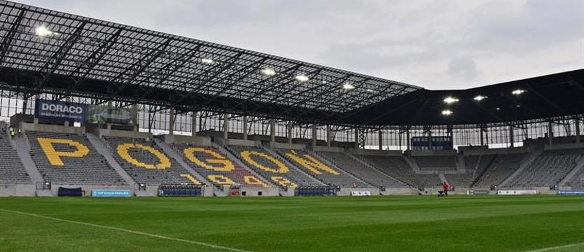 Piłka nożna. Pół roku opóźnienia