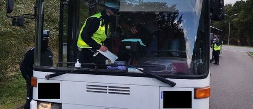 Sprawdzali, czy w busach i autokarach przestrzegane są obostrzenia związane z epidemią