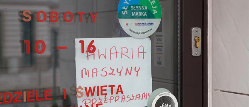 W fastfoodzie z czasów PRL-u. Pechowe urodziny Pasztecika Szczecińskiego?