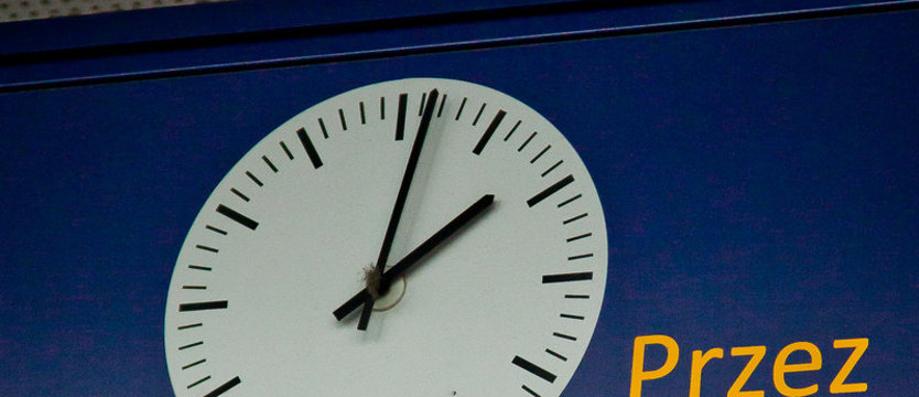 Zmiana czasu. Pociągi staną na godzinę