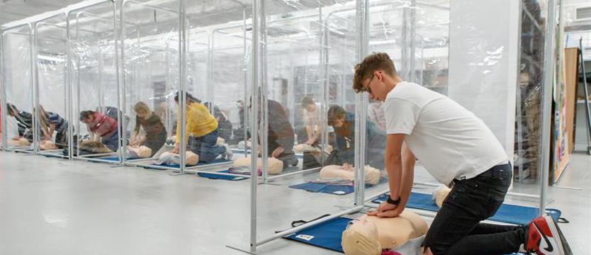 Bezpieczna higiena pracy w czasach zarazy. Na uniwersytecie to rozumieją