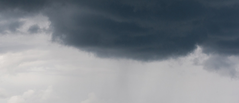 Spodziewany silny deszcz z burzami. Ostrzeżenie dla trzech powiatów