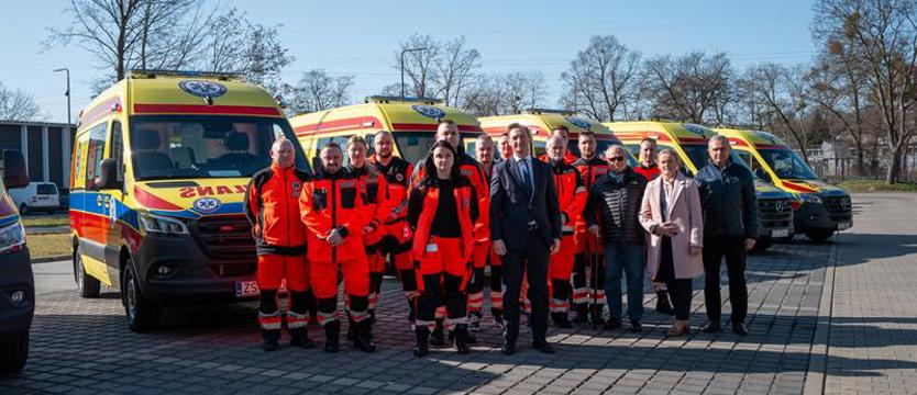 Nowe ambulanse w pogotowiu dla Szczecina, Choszczna, Myśliborza, Pyrzyc i Łobza