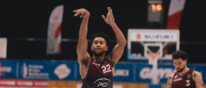 Koszykówka. Brown w „piątce" kolejki po wygranej PGE Spójni ze Stalą