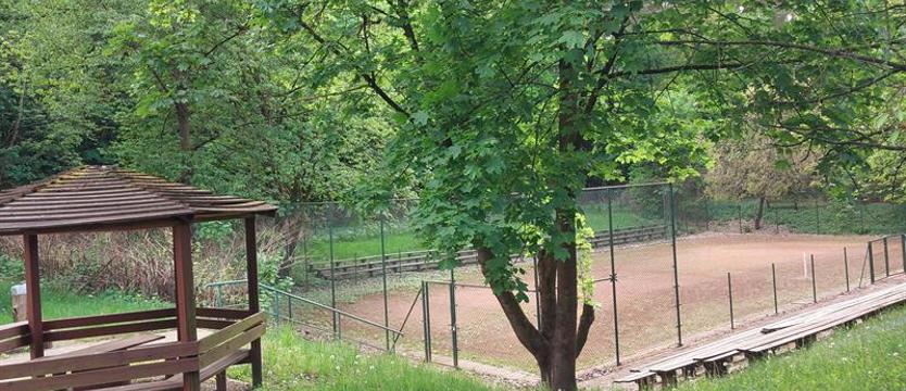 Korty na Głębokim odzyskają blask. Nowy dzierżawca już działa