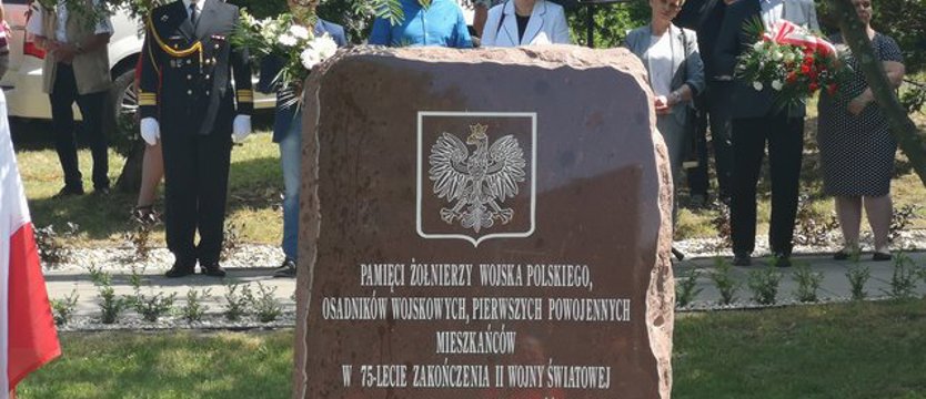 Odsłonili obelisk upamiętniający pierwszych powojennych mieszkańców Kołczewa