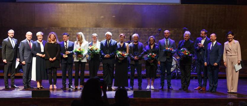 Artyści i mecenasi nagrodzeni. Na finał - Anieli i Katarzyna Nosowska