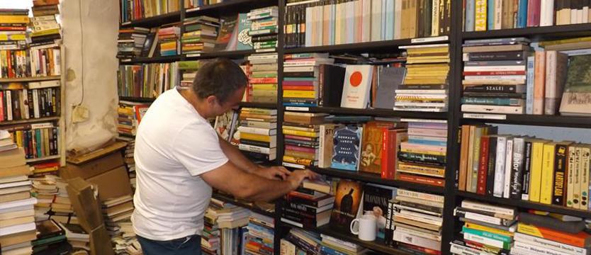 Na koniec wakacji w antykwariacie spory ruch!