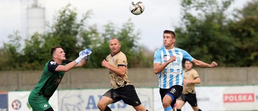 Piłka nożna. Remisy w III lidze i wygrana Błękitnych