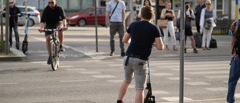 Bezpieczna jazda na hulajnodze