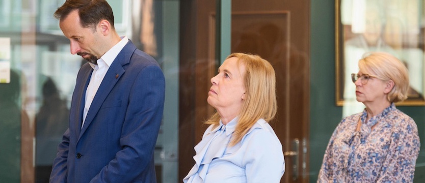 Minuta ciszy na początek sesji. Obraduje Rada Miasta Szczecina