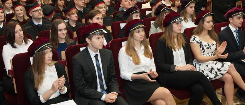 PUM: Niech młodzi porozmawiają z młodymi