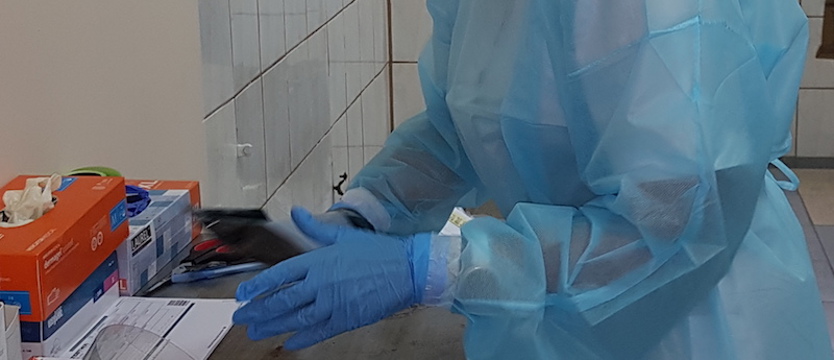 W środę prawie 1500 przypadków koronawirusa w regionie. Zmarły 22 osoby