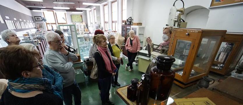 W Muzeum Historii Medycyny osobliwe aparaty medyczne