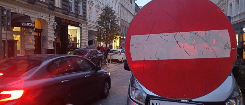 Kierowcy proszą o zmianę. Kto ustawił znak?