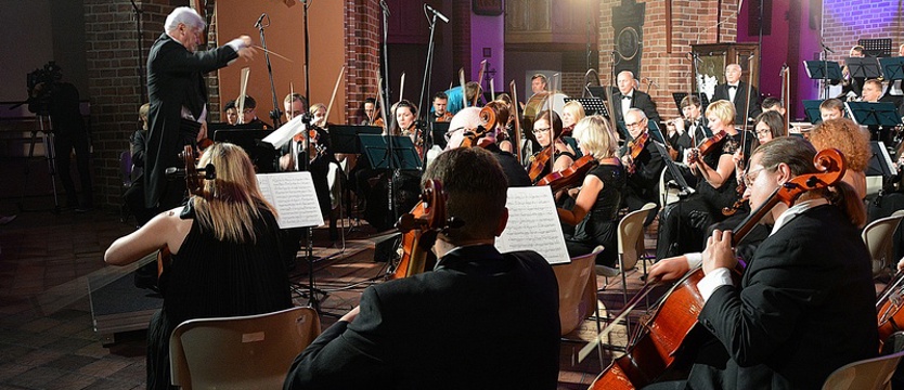 Startuje Sacrum Non Profanum. Na początek akordeon i film