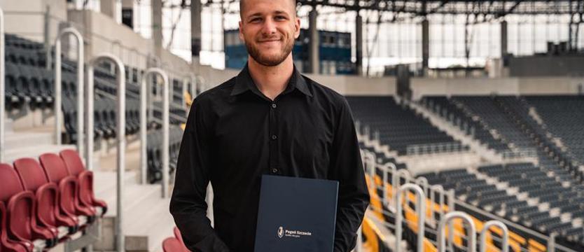 Piłka nożna. Bartosz Krzysztofek śladem brata