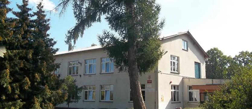 Rodzice i nauczyciele protestują. Zostawcie szkoły w spokoju!