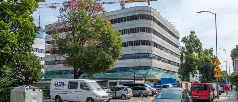 Urząd Marszałkowski finiszuje. Dawna przychodnia prawie gotowa