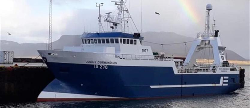 Julius Geirmundsson – pływa, łowi i jest w dobrej kondycji