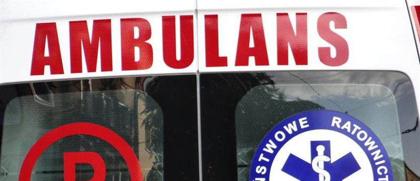 Bus uderzył w drzewo pod Wolinem. Są ranni