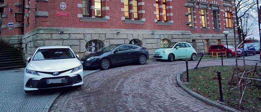 Ulica Szczerbcowa. Co komu wolno?