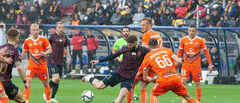 Piłka nożna. Na początek Pogoń - Widzew