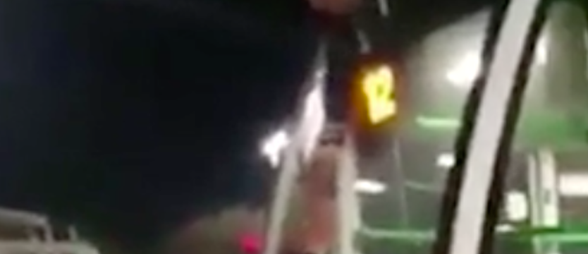 Weszli na dach tramwaju. Mogło dojść do tragedii