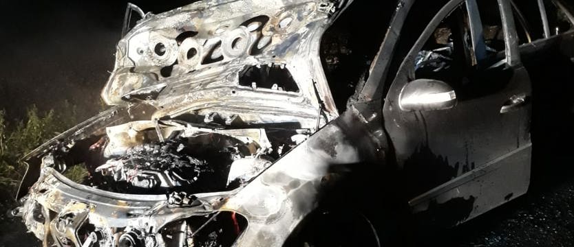 Mercedes spalił się doszczętnie