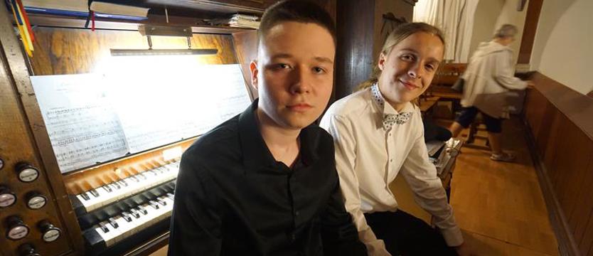 Organy Grüneberga i wiolonczela, czyli śpiew leśnej zięby