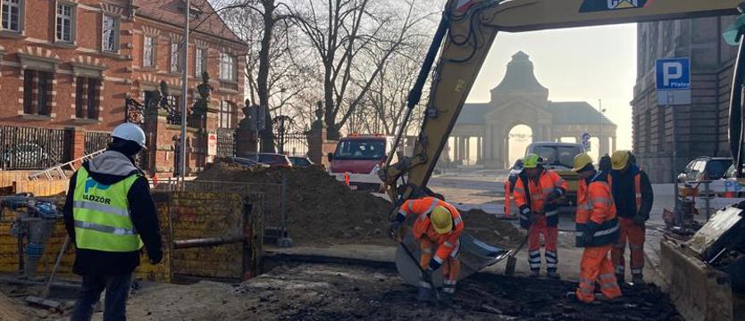 Prace na Wałach Chrobrego. Wymieniają przyłącza