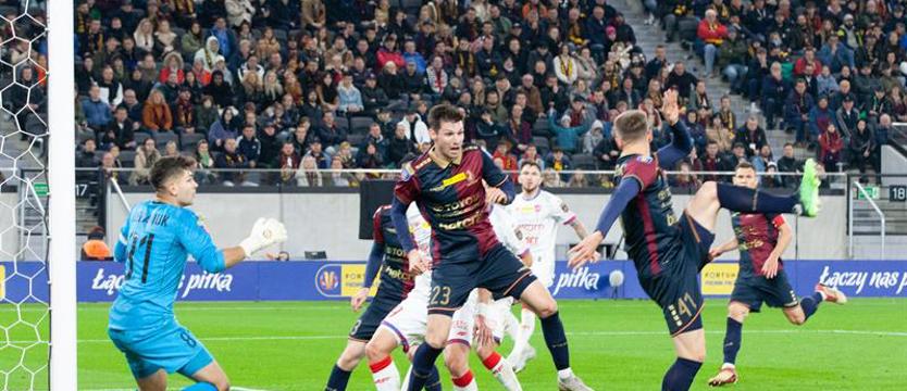 Piłka nożna. Pogoń z Podbeskidziem